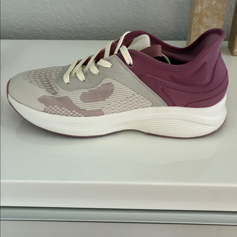 BNWB-APANA Luna Athletic Shoes